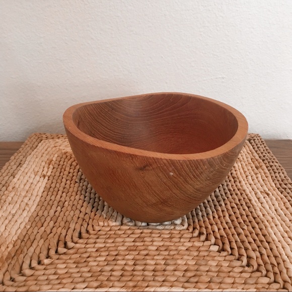 Vintage Teak Wood Bowl with Uneven Edge - Picture 4 of 6